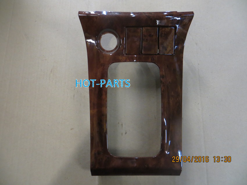 картинка НАКЛАДКА КОНСОЛИ РЫЧАГА КПП (ПОД ДЕРЕВО) F-3,F-3R 10245945-00  17.07.1100F3003