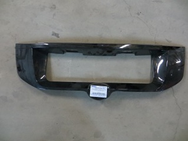 картинка РАМКА ЗАДНЕГО НОМЕРНОГО ЗНАКА HOVER H3 (ВТОРОЙ СОРТ)  5506101-K24-GW