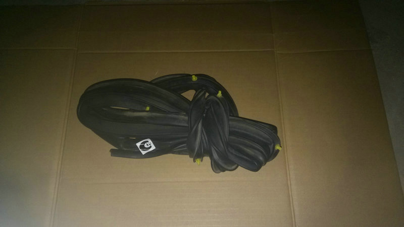 картинка УПЛОТНИТЕЛЬ ДВЕРИ ПЕРЕДНЕЙ ПРАВОЙ LF SOLANO -- не разобрано 2 B6107213