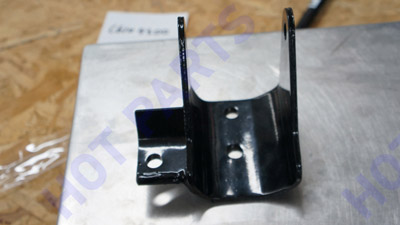 Rear suspension bracket