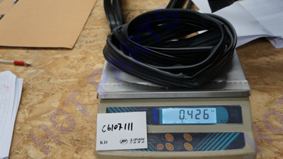 картинка УПЛОТНИТЕЛЬ СТЕКЛА ДВЕРИ ПЕР ЛЕВ -- не разобрано 2 C6107111